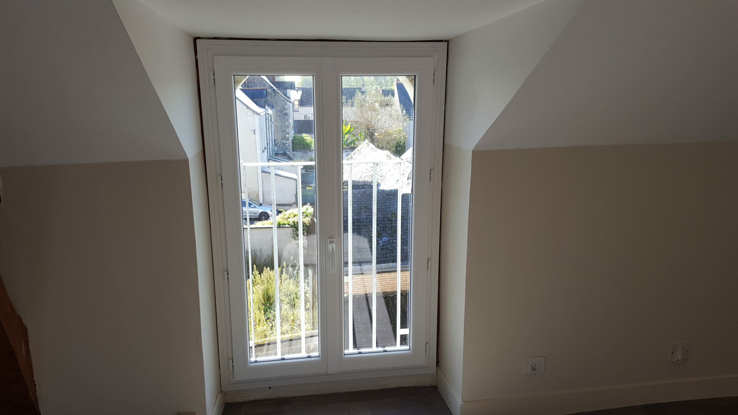 Fenêtre changée dans l'immeuble à 0 €