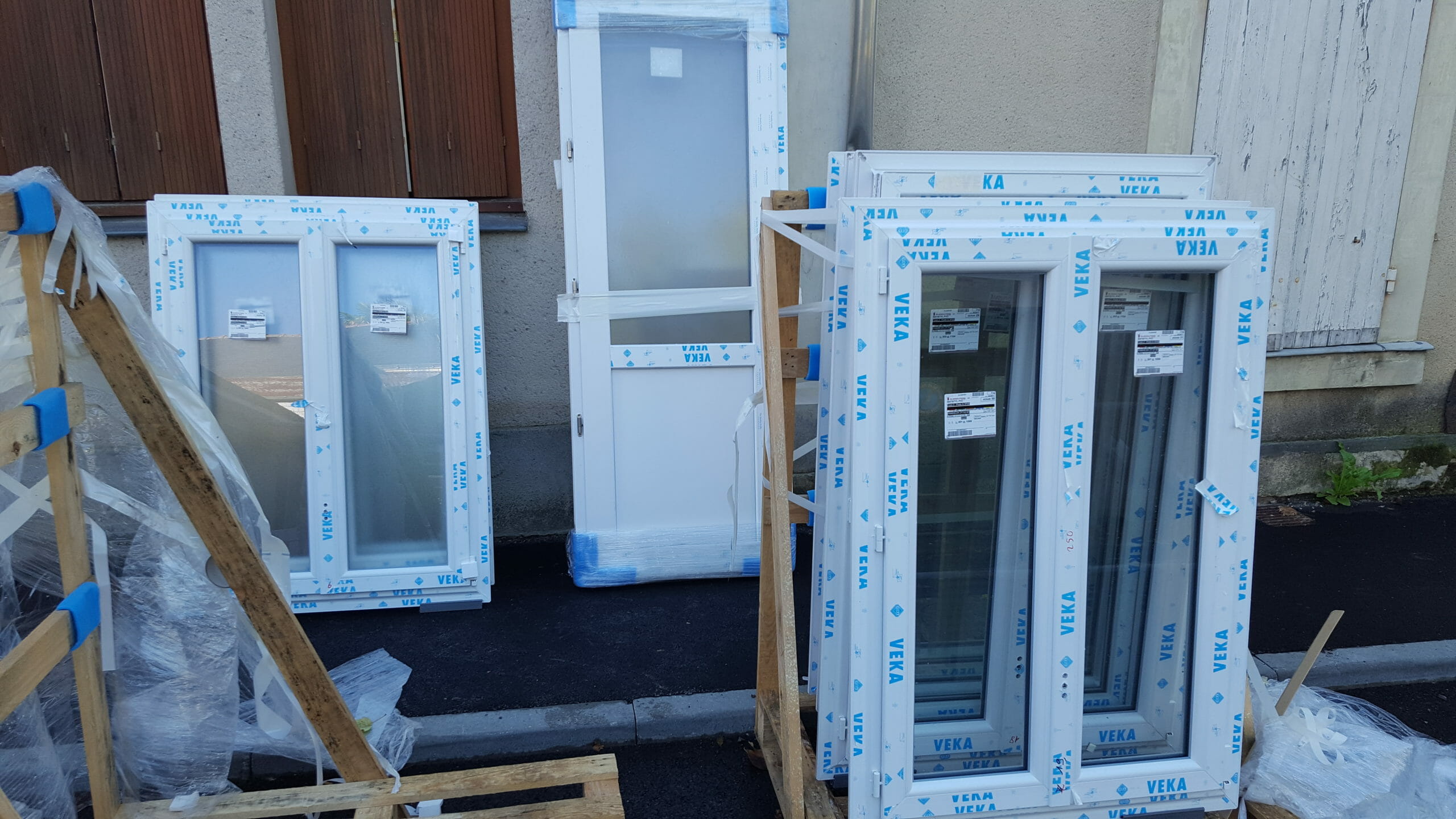 Nouvelles fenêtres dans l'immeuble à 0 €