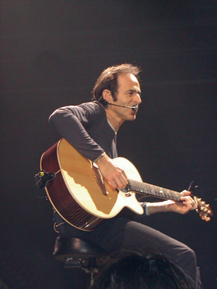 Jean-Jacques Goldman en 2002, dont la fortune repose sur ses droits d'auteur